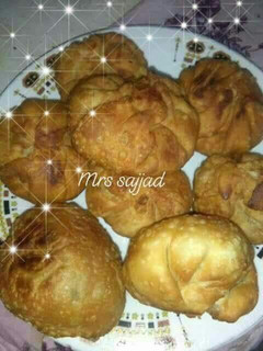 A picture of Qeema Kachori.