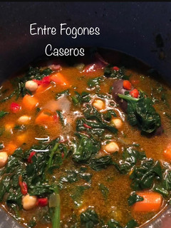 Una foto de Garbanzos con espinacas … Olla GM g