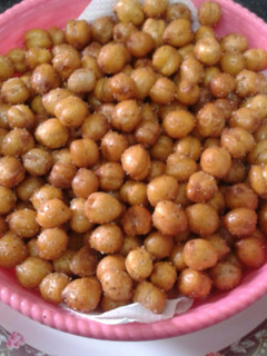A picture of Fried chana namkeen.