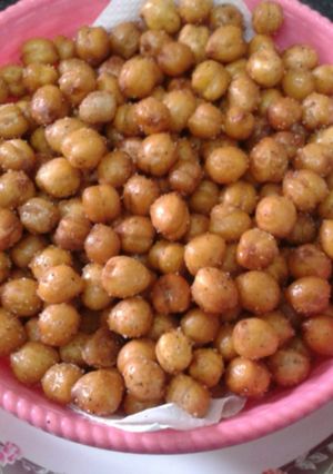 A picture of Fried chana namkeen.