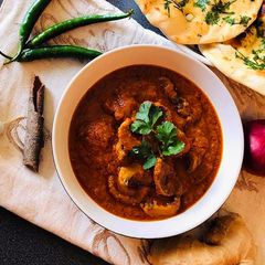 A picture of Curd mushroom masala.