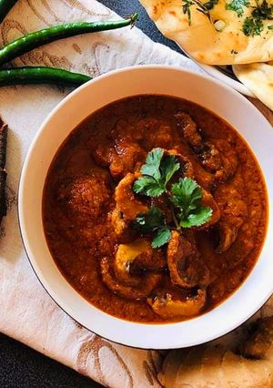 A picture of Curd mushroom masala.