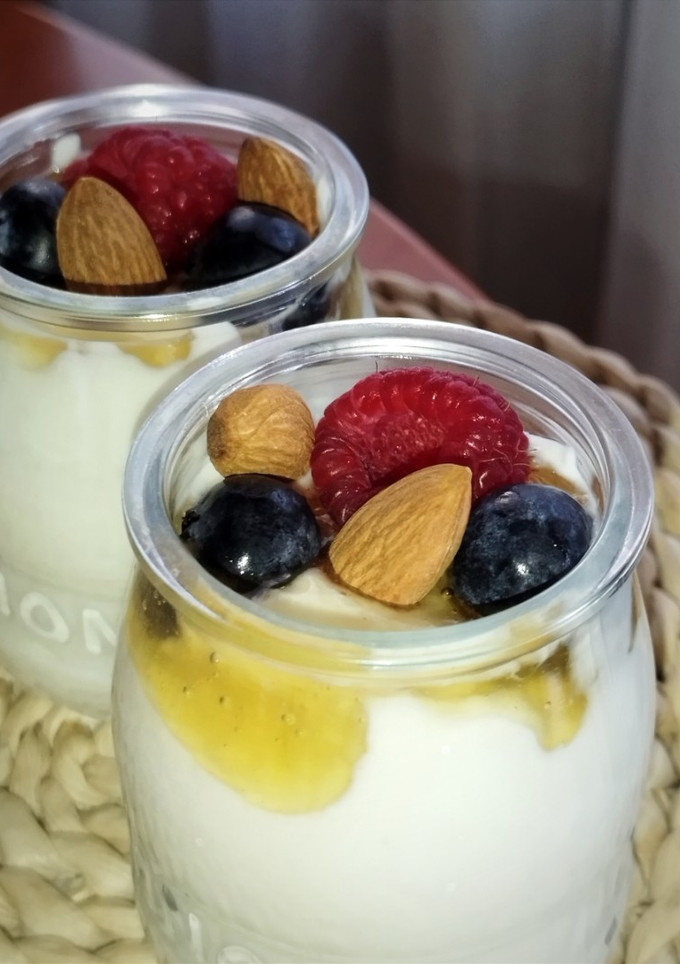 Una foto de Queso batido con miel y frutos