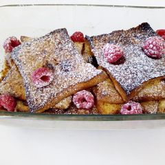 A picture of Bread and butter pudding#author marathon.
