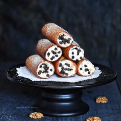 A picture of WALNUT & CHOCOLATE CANNOLI (EGGLESS).