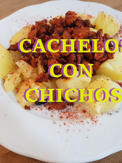 Una foto de Cachelos con chichos