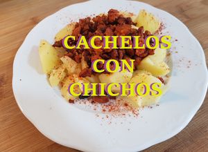Una foto de Cachelos con chichos