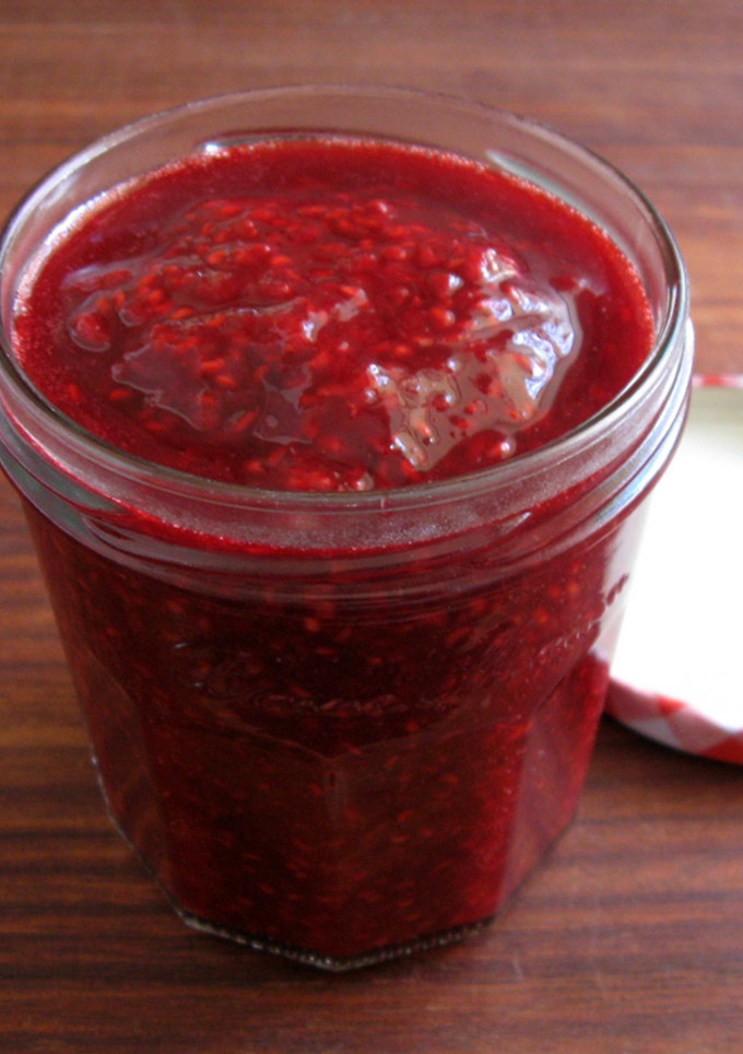 A picture of Raspberry Sauce.