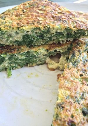 Una foto de Tortilla de espinacas y quinoa