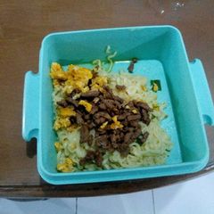 A picture of Chinese Beef Noodle.