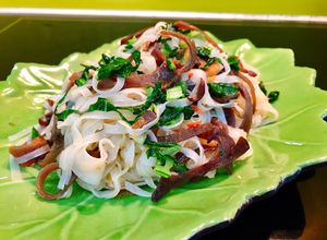 Hình của món Bánh phở khô (bánh đa khô) xào chay.