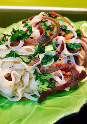 Hình của món Bánh phở khô (bánh đa khô) xào chay.