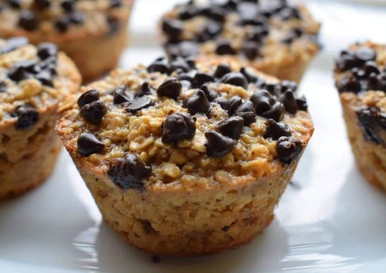 Baked Banana Oatmeal Muffin Cups