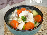 Sop Ayam Kemiri