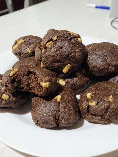Una foto de Galletitas de Chocolate y Coco con Nueces (sin manteca)