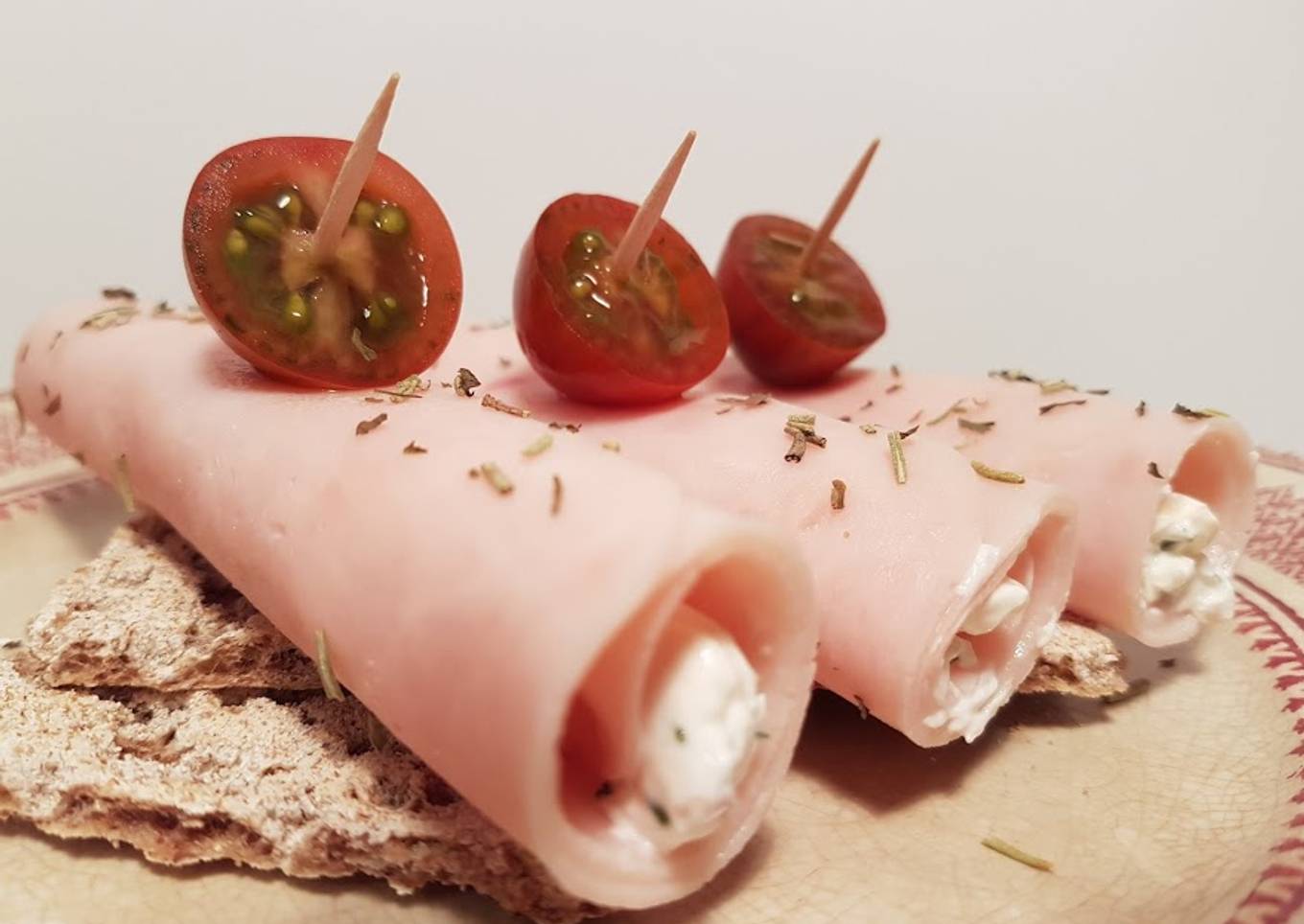 Rollito de pavo con queso y tomate!!