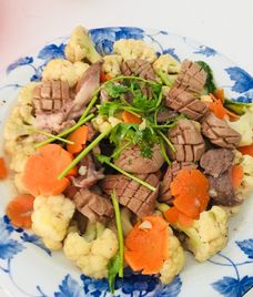 tim heo xào bông cải