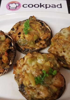 A picture of My Italian Stuffed Portabello Mushrooms. 💙.