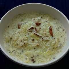 A picture of Vermicelli kheer.