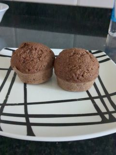 Una foto de Bollos de lino dorado con cacao