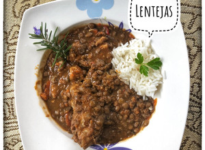 Una foto de Guiso de lentejas con arroz