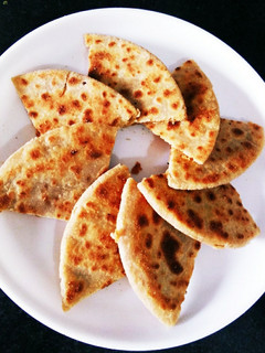 पूरन पोली (puran poli recipe in Hindi) रेसिपी मुख्य फोटो