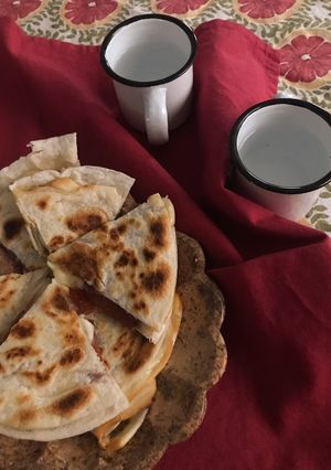 A picture of Smoked Cheese and Quince Paste Sincronizada.