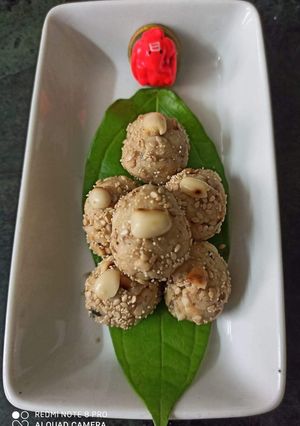 A picture of Til Mungfali Mawa Ladoo.