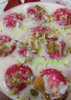 A picture of Gulkand Rabdi Rose Rasmalai.