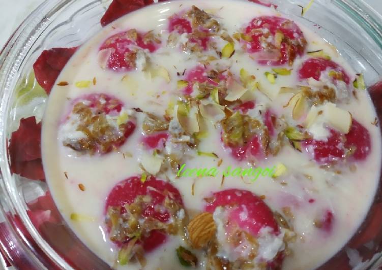 Gulkand Rabdi Rose Rasmalai