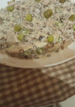 Une photo de Salade de lentilles sauce moutarde yogourt