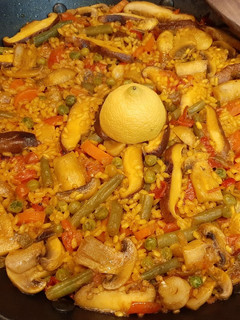 Una foto de Paella vegetariana