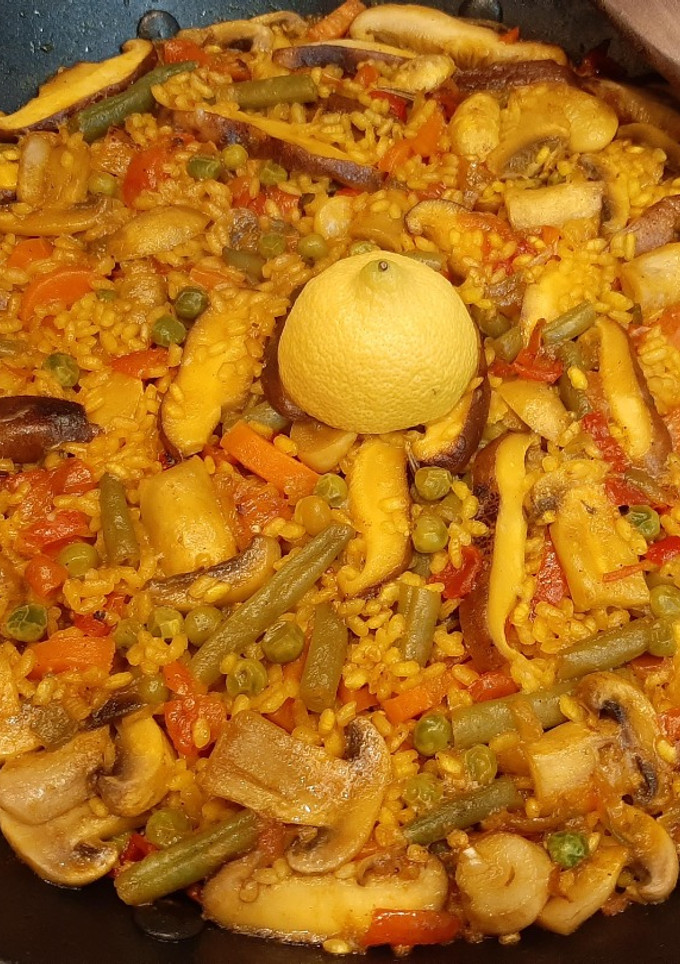 Una foto de Paella vegetariana
