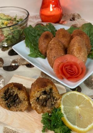 A picture of İçli Köfte/Combro ala Turki🤭/Stuffed Meatball Turkish Style.
