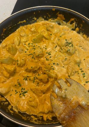 Una foto de Pollo al curry 🍗