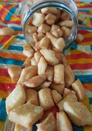 मठरी(Mathri recipe in Hindi) रेसिपी मुख्य फोटो