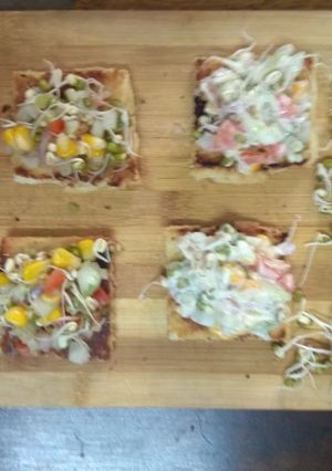 A picture of Healthy Moong sprouts canapes.