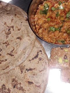 રીંગણનો ઓળો (Ringan Oro Recipe In Gujarati) રેસીપી મુખ્ય ફોટો