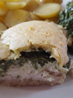 Krémsajtos-spenótos sült csirkemell recept fotója
