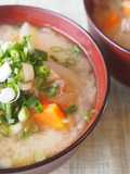 Tonjiru, Sopa de miso con cerdo y muchas verduras (豚汁) / Comida japonesa