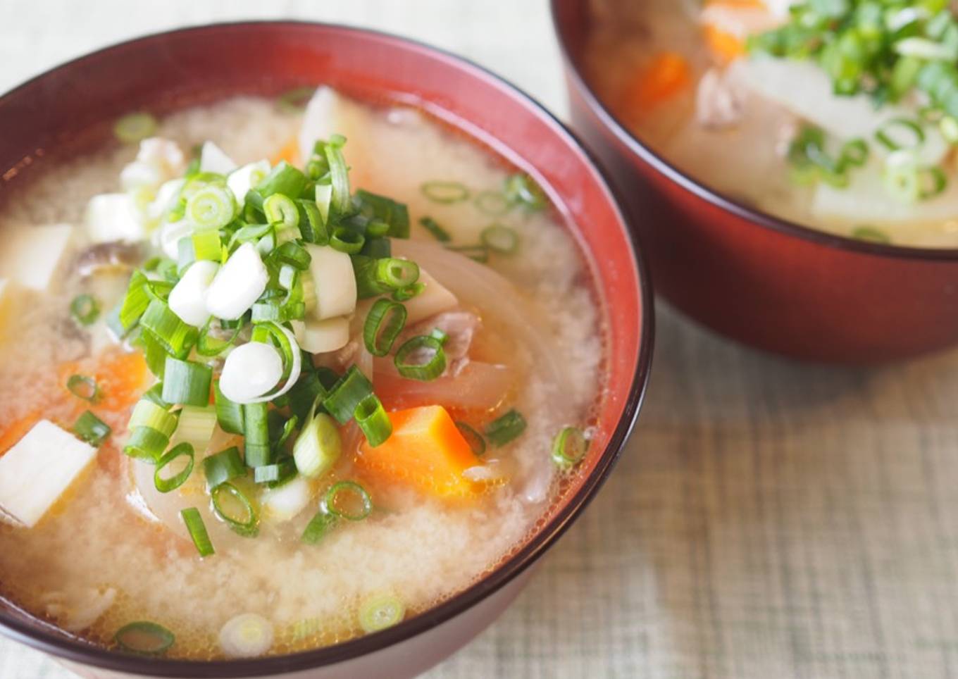 Tonjiru, Sopa de miso con cerdo y muchas verduras (豚汁) / Comida japonesa
