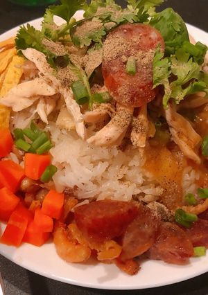 Hình của món Xôi gà thập cẩm.