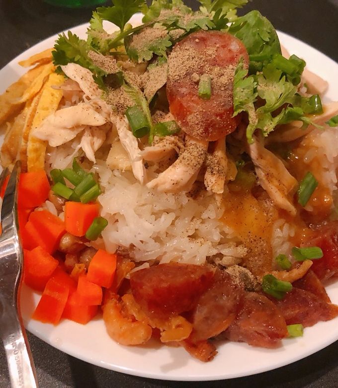Hình của món Xôi gà thập cẩm.