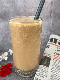 कोल्ड कॉफी विथ बनाना हनी शेक(cold coffee with honey shake recipe in hindi) रेसिपी मुख्य फोटो