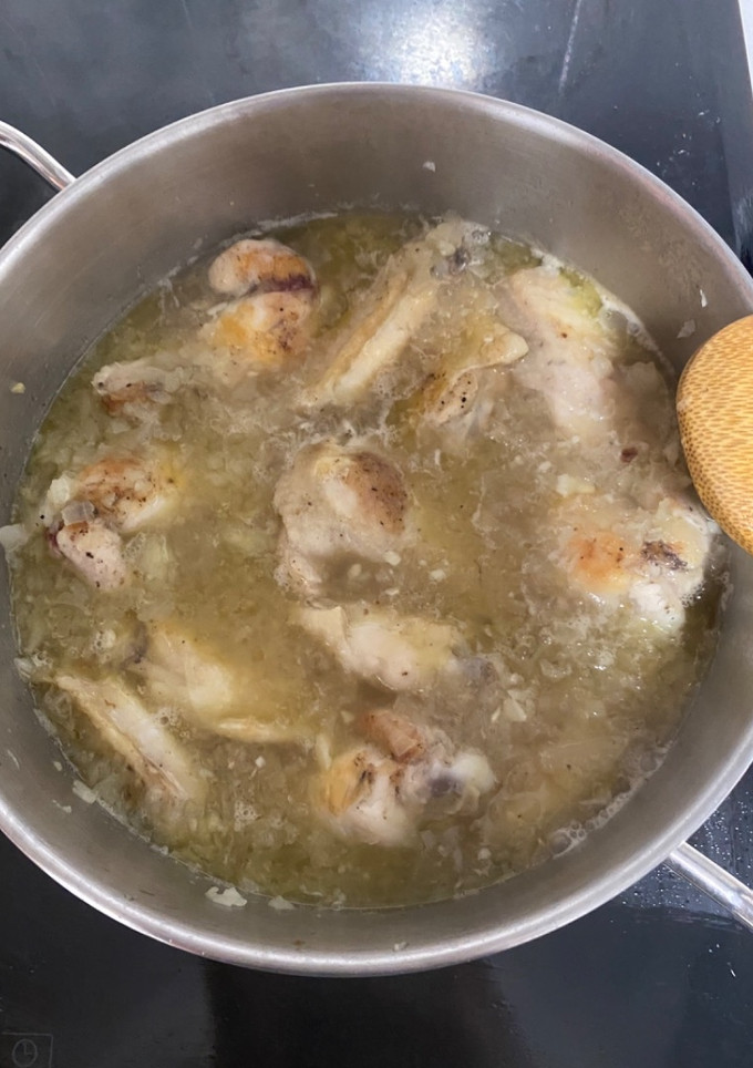 Una foto de Pollo a la cerveza