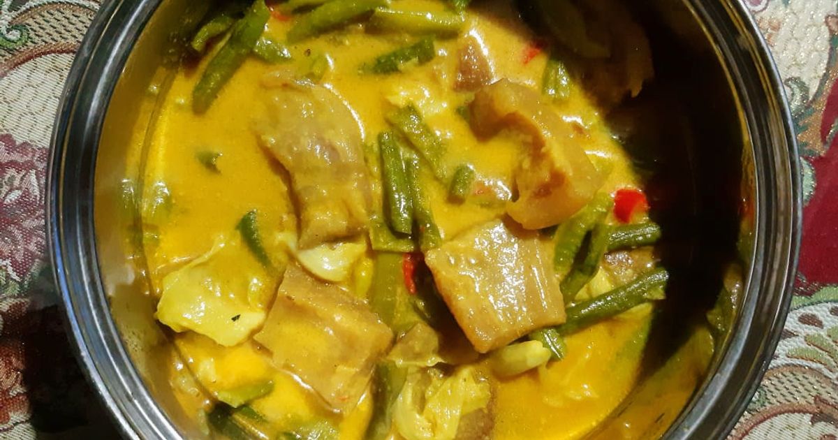 Gulai kulit sapi ala masakan padang