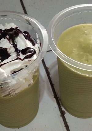 Foto resep Smoothies avocado lychee with whipped cream
