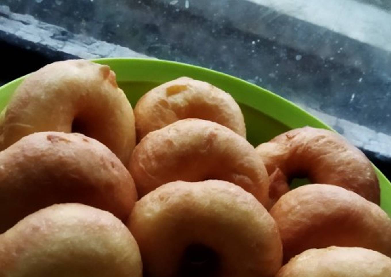 Donat irit telur.