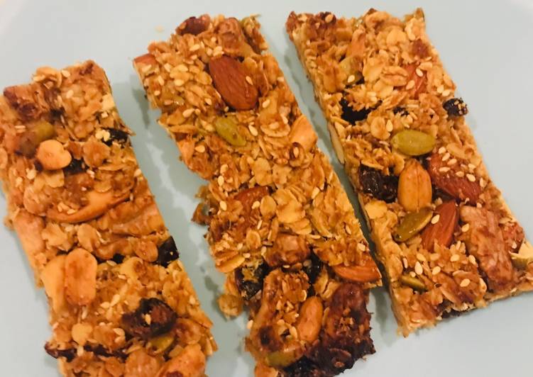 Easy Meal Ideas of Nutty Granola Bars