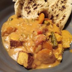 A picture of Aloo Paneer.